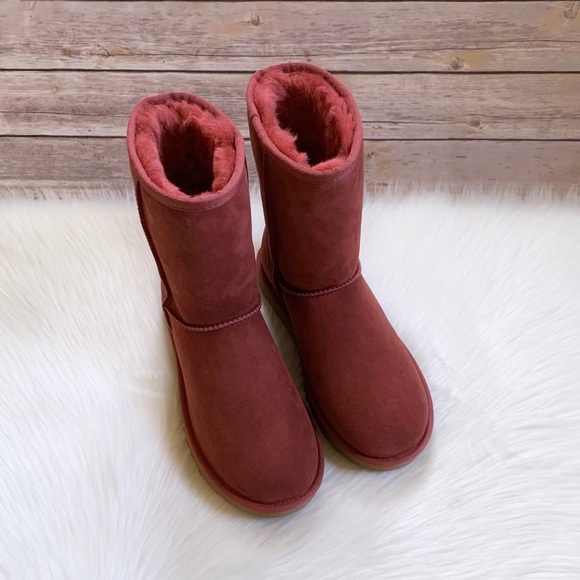 UGG Classic Short II Boots - Picture 4 of 8